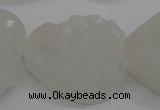 CAG5982 15.5 inches 30mm heart white agate gemstone beads