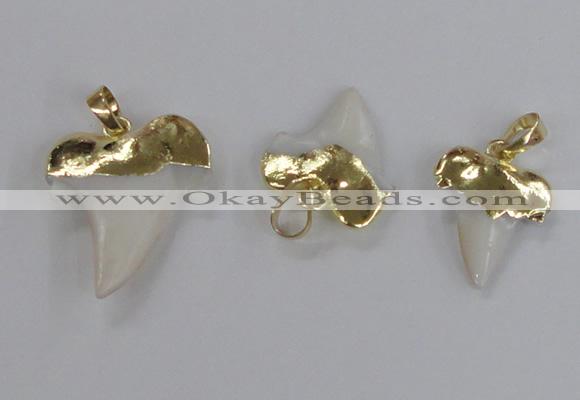 NGP2320 18*25mm - 25*30mm teeth-shaped shell pendants