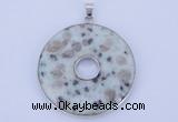 NGP615 5pcs 6*41mm kiwi stone with brass setting donut pendants